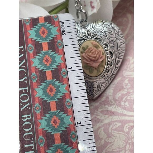 Heart Silver Locket Mauve Roses Necklace Photo Bride Mother bridal wedding Mom - Picture 10 of 16